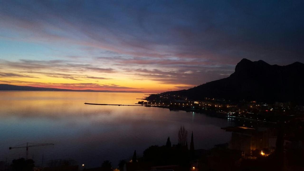Holiday House Almissa Omis Exterior photo
